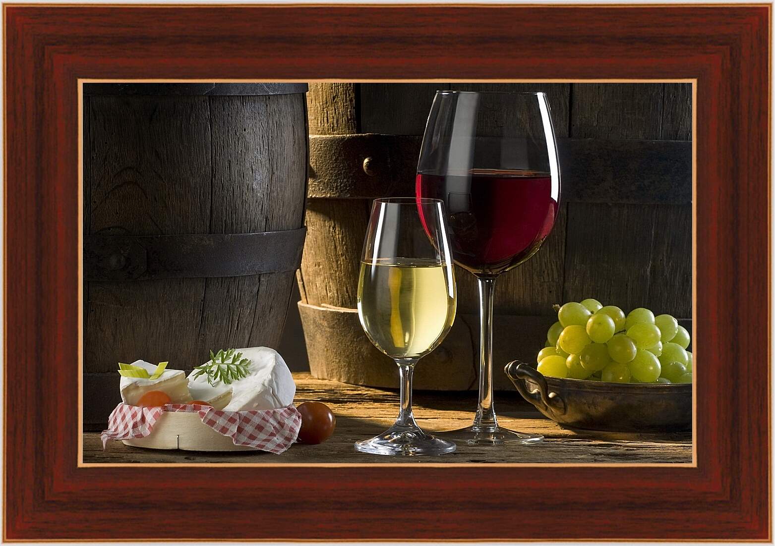 Картина в раме - Бокал красного и бокал белого вина с виноградом на столе