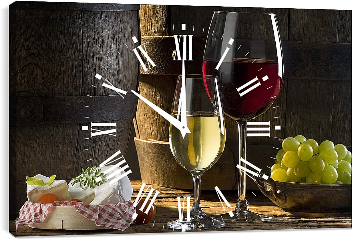 Часы картина - Бокал красного и бокал белого вина с виноградом на столе