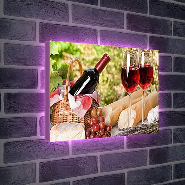 Лайтбокс световая панель - Два бокала вина и бутылка в корзине