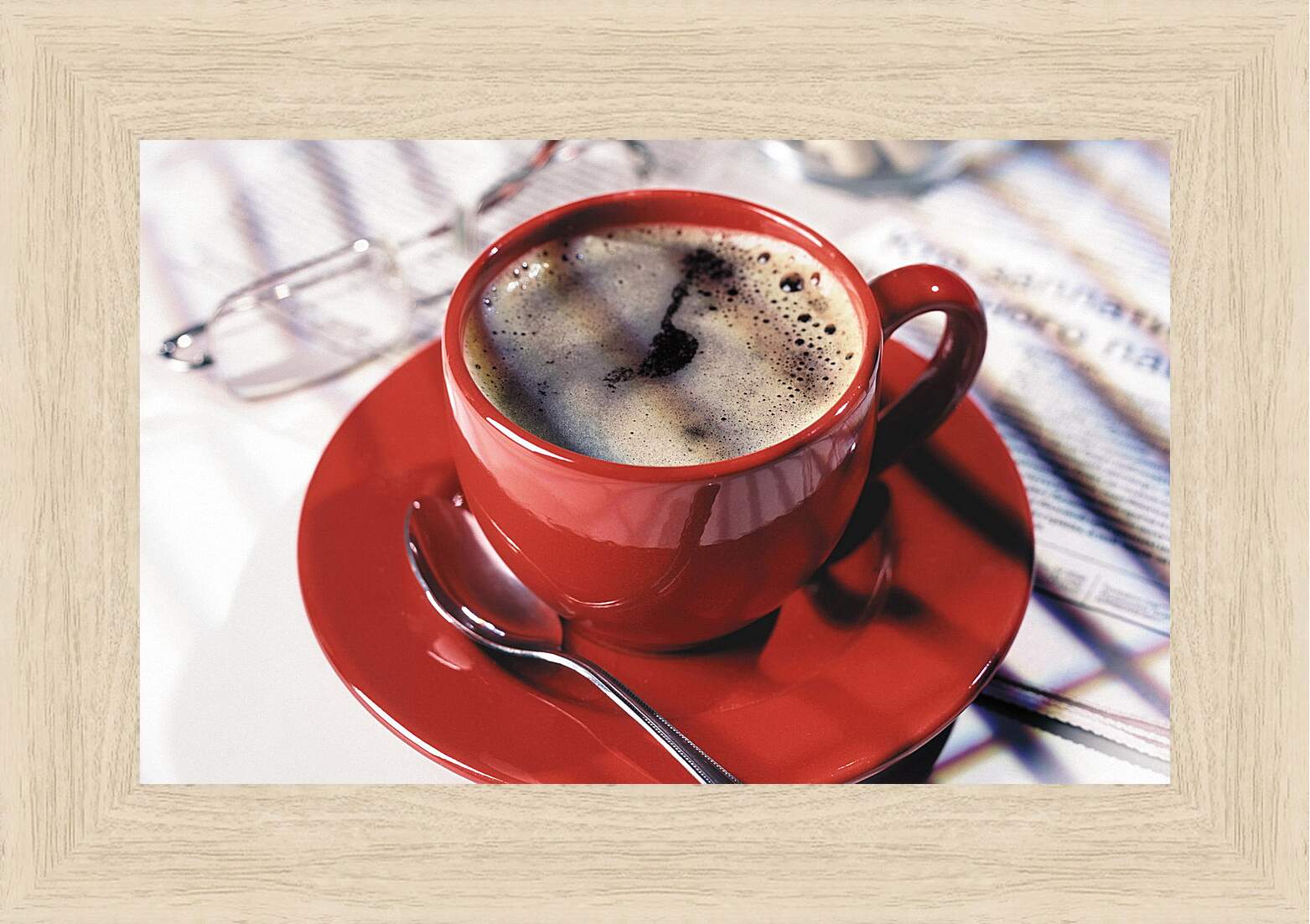 Картина в раме - Красная чашка кофе на блюдце