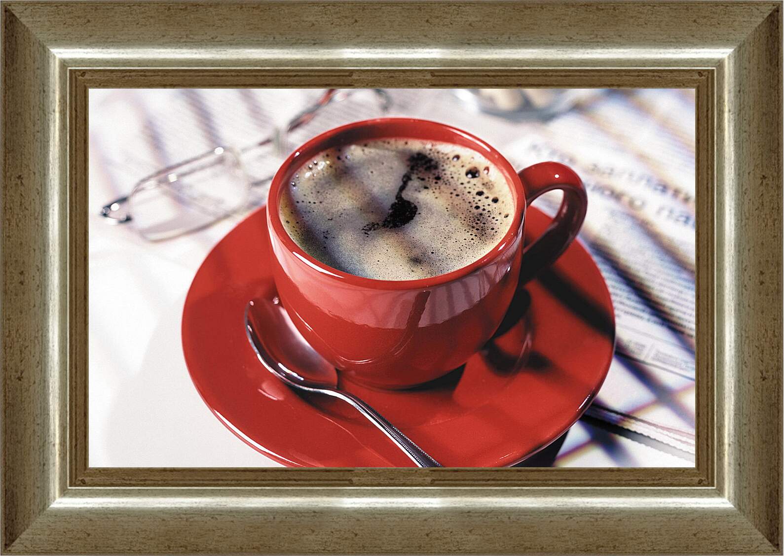 Картина в раме - Красная чашка кофе на блюдце