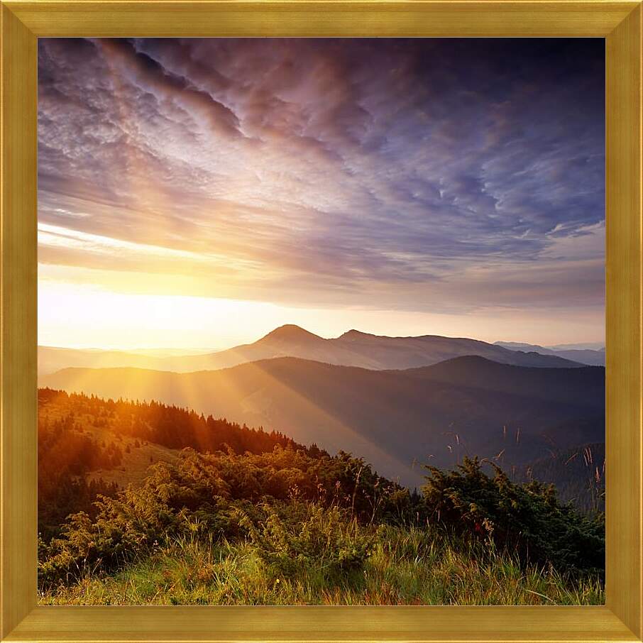 Картина в раме - Яркое солнце над горами