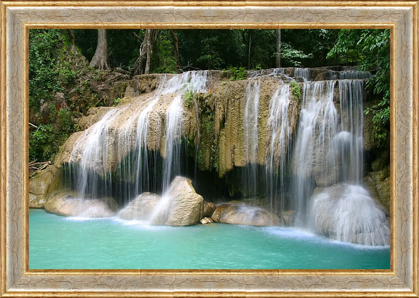 Картина в раме - Каскад водопадов