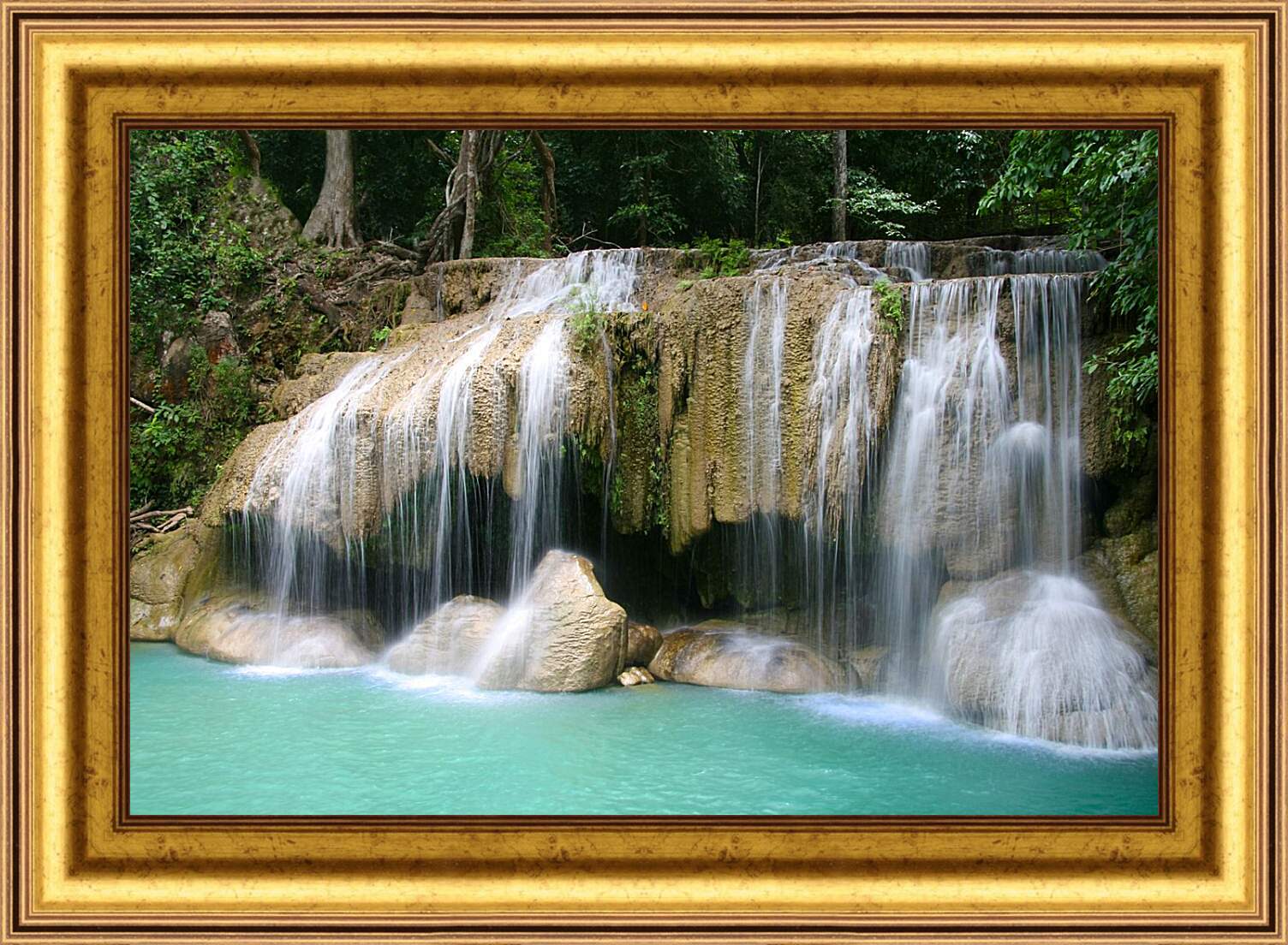 Картина в раме - Каскад водопадов