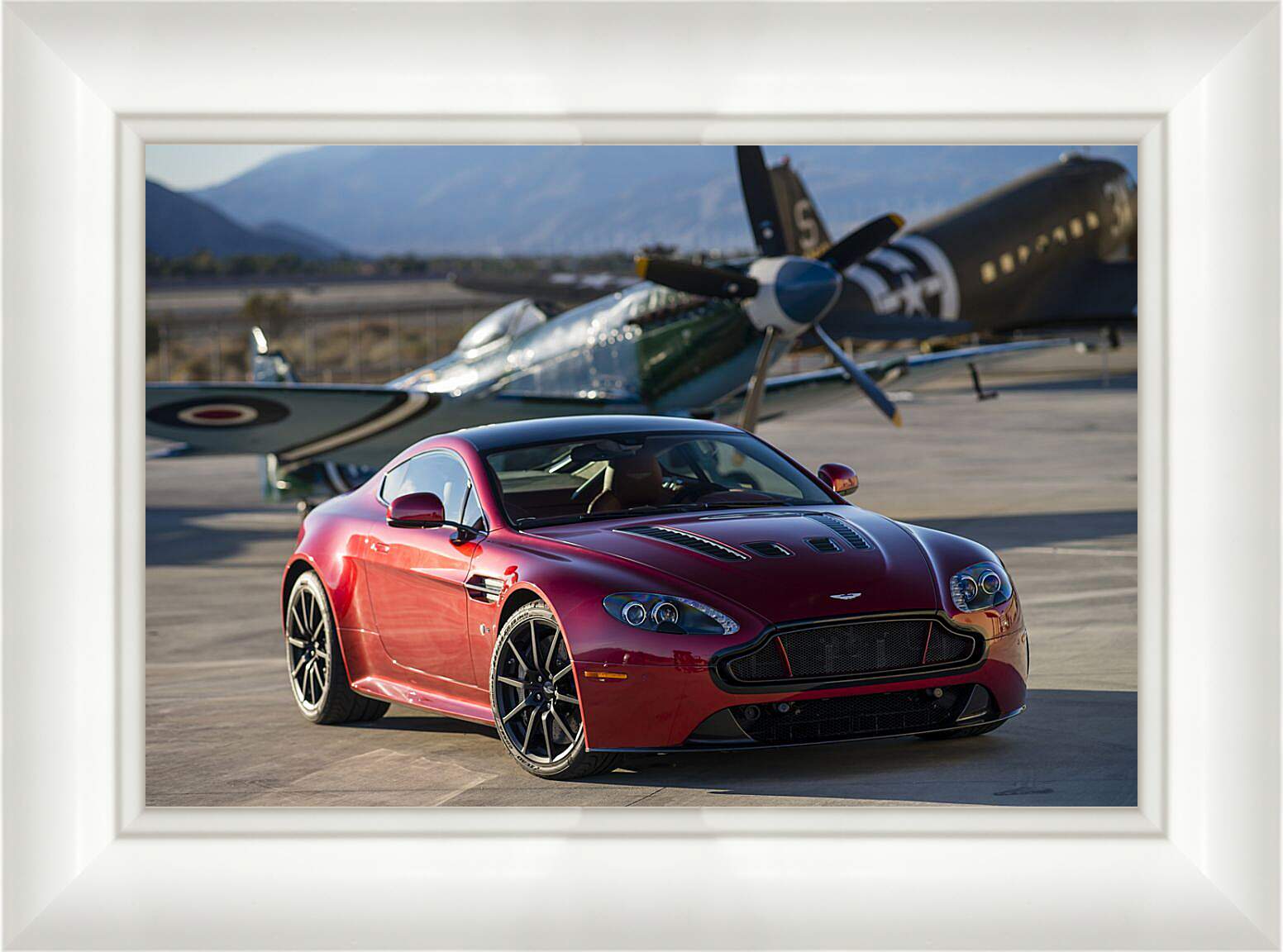 Картина в раме - Aston Martin V12