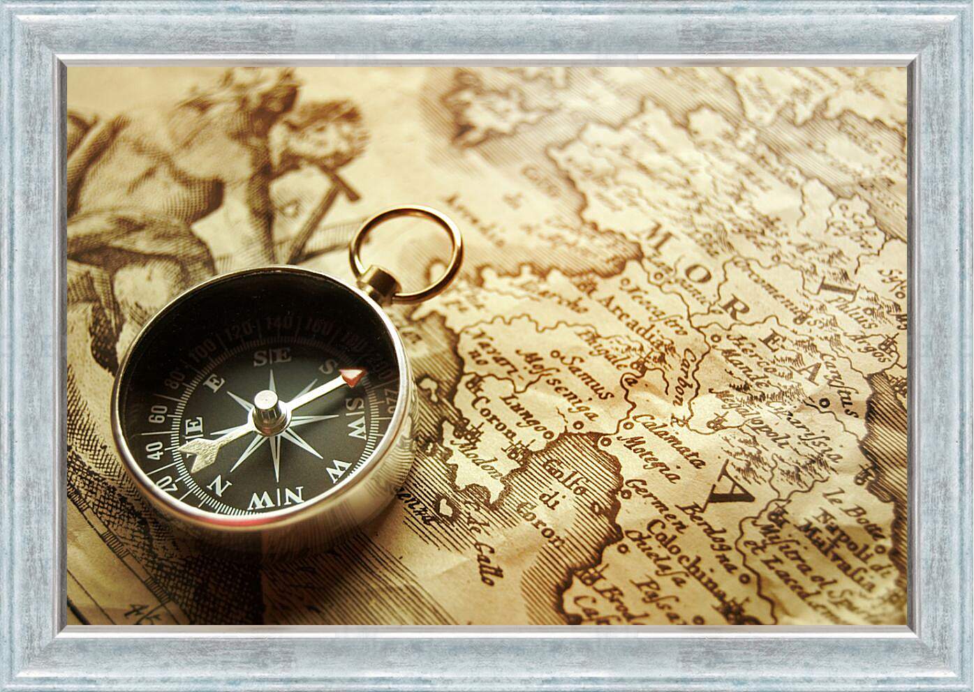 Картина в раме - Карта и компас