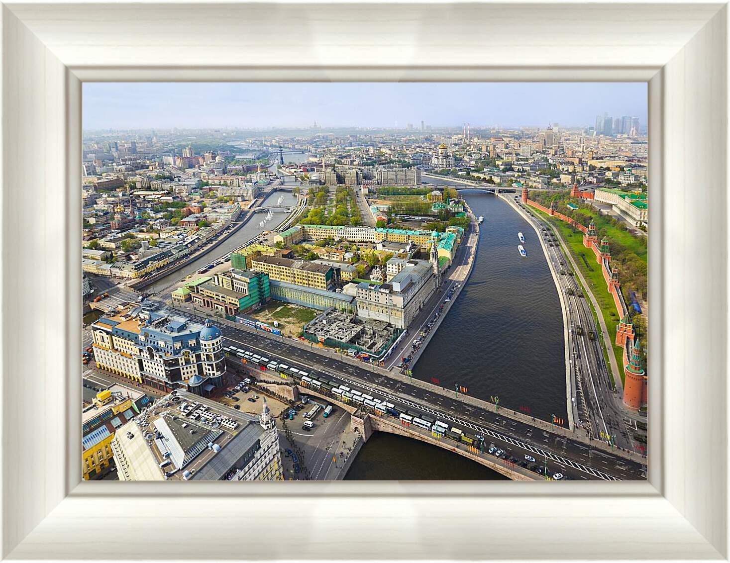 Картина в раме - Москва река