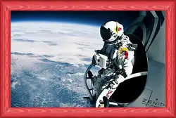 Картина в раме - Космонавт на орбите Картина в раме - Космонавт на орбите