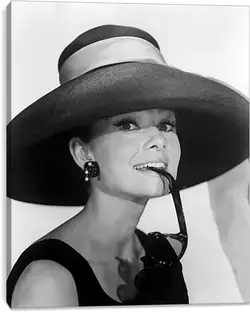 Постер на подрамнике - Audrey Hepburn - Одри Хепберн Постер на подрамнике - Audrey Hepburn - Одри Хепберн
