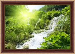 Картина в раме - Водопад в лесу под солнцем Картина в раме - Водопад в лесу под солнцем