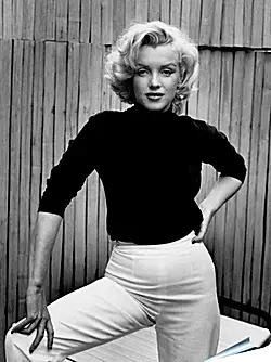 Плакат на стену - Мерилин Монро в белых брюках (Marilyn Monroe) Плакат на стену - Мерилин Монро в белых брюках (Marilyn Monroe)